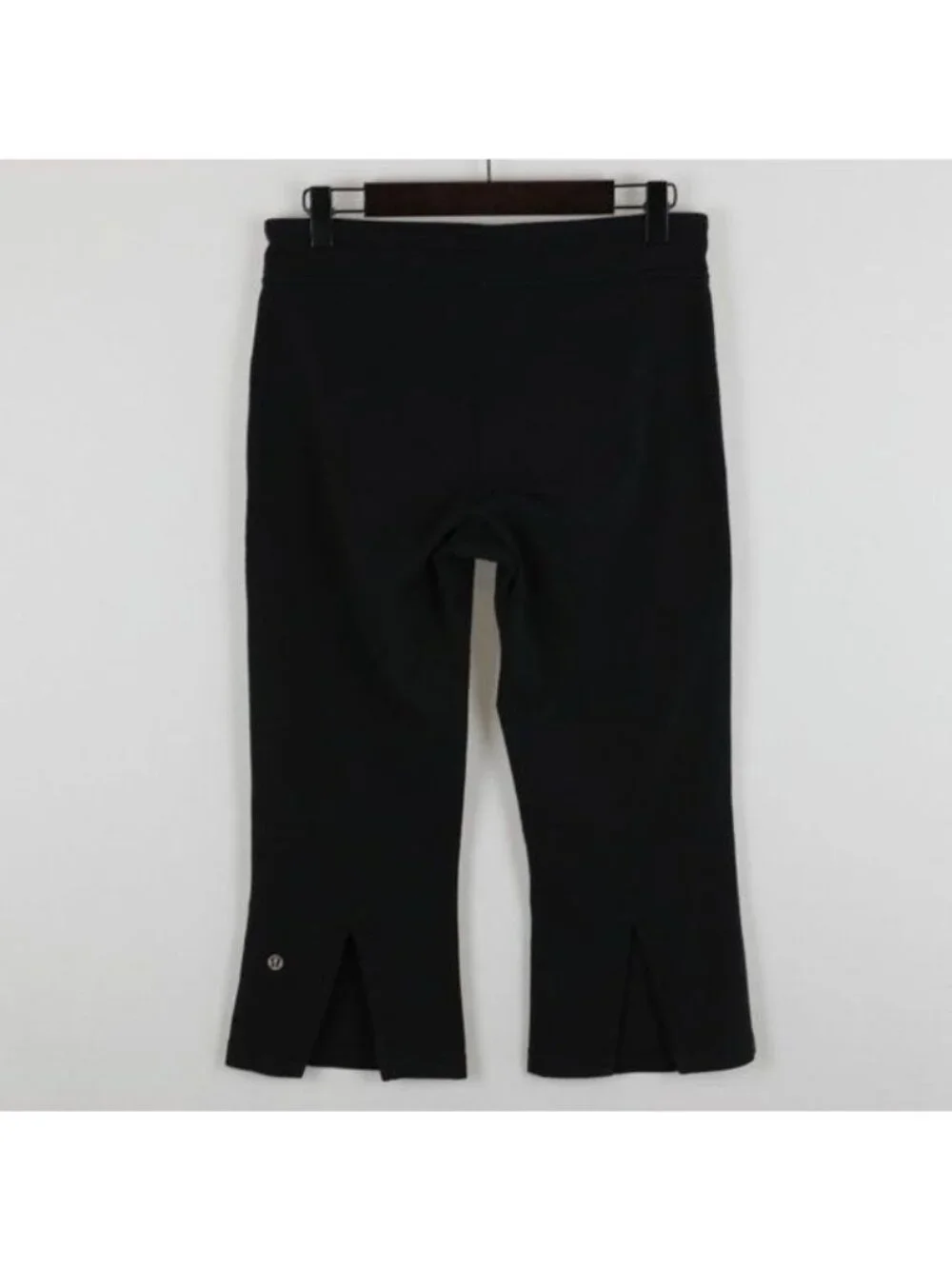 Lululemon Women's Size 6 Black Mid Rise Vented Flare Crop Activewear Leggings